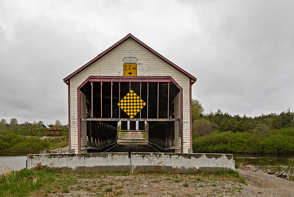 des Souvenirs Covered Bridge 1