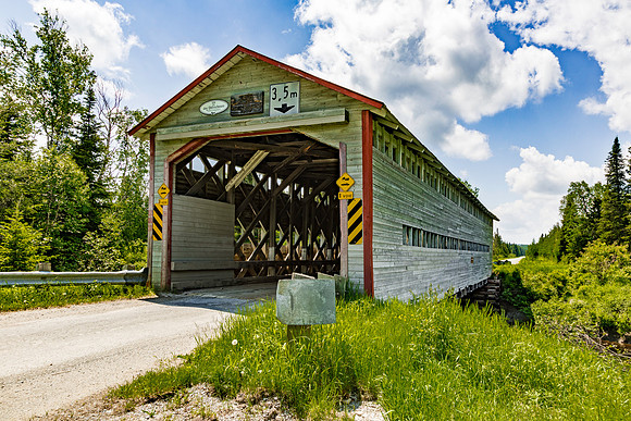 Des Defricheurs Covered Bridge 3