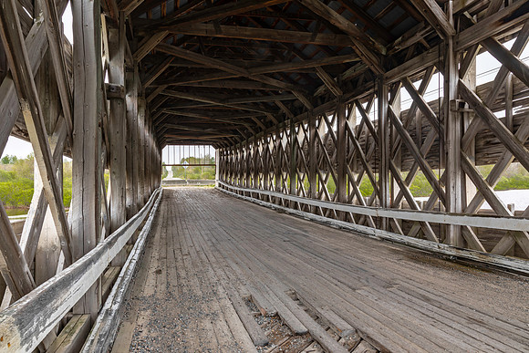 des Souvenirs Covered Bridge 4